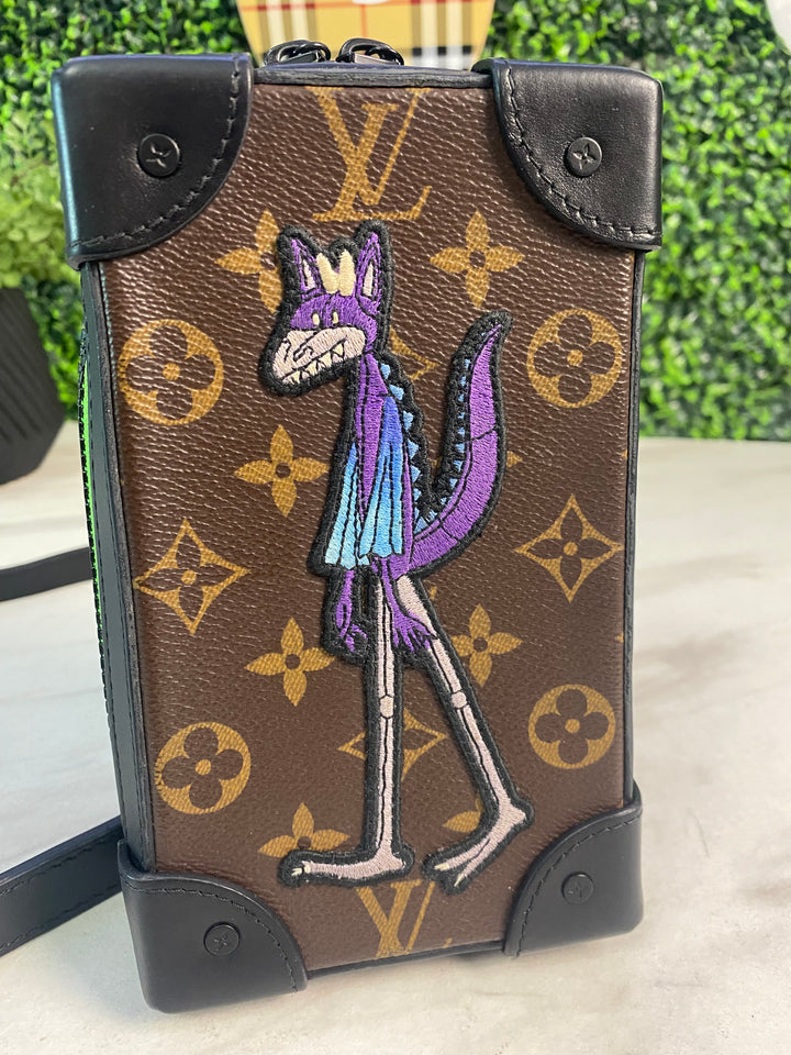 Louis Vuitton Monogram LV Friends Soft Trunk Phone Box Bag (1091)