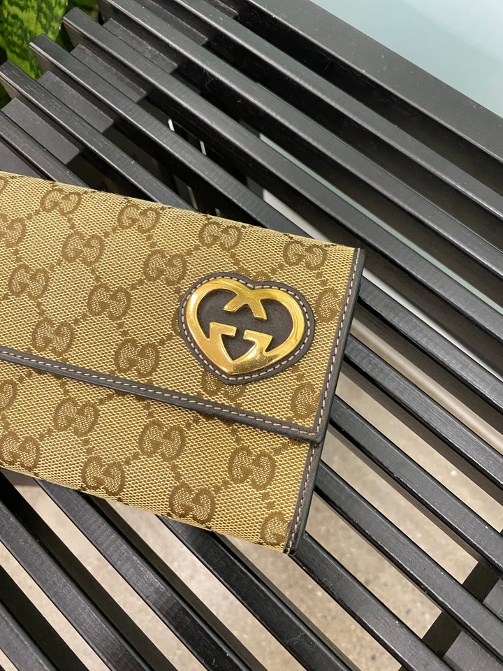 Gucci GG Canvas Heart Long Wallet (8102)