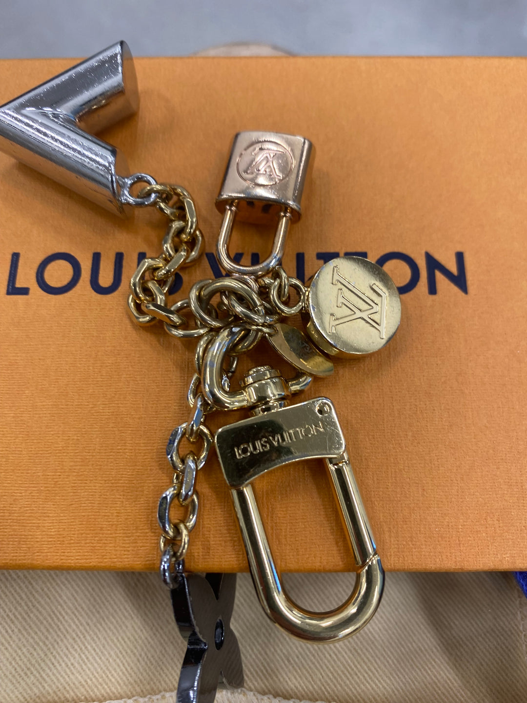 Louis Vuitton Kaleido V Bag Charm/Key Holder (8633)