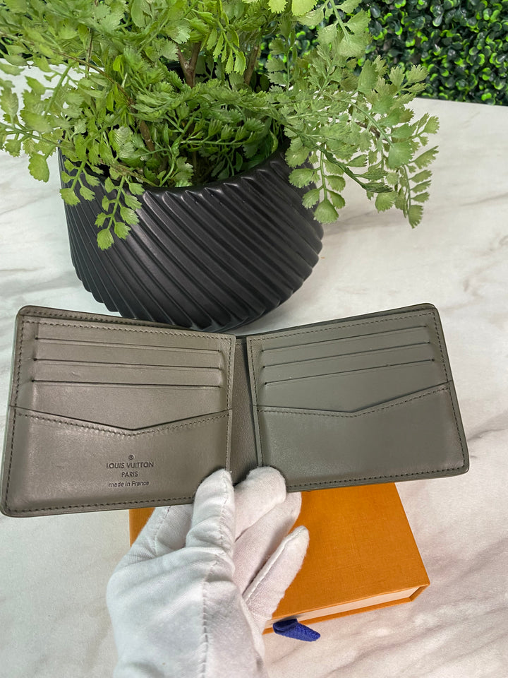Louis Vuitton Monogram Seal Khaki Leather Billfold Wallet (1781)