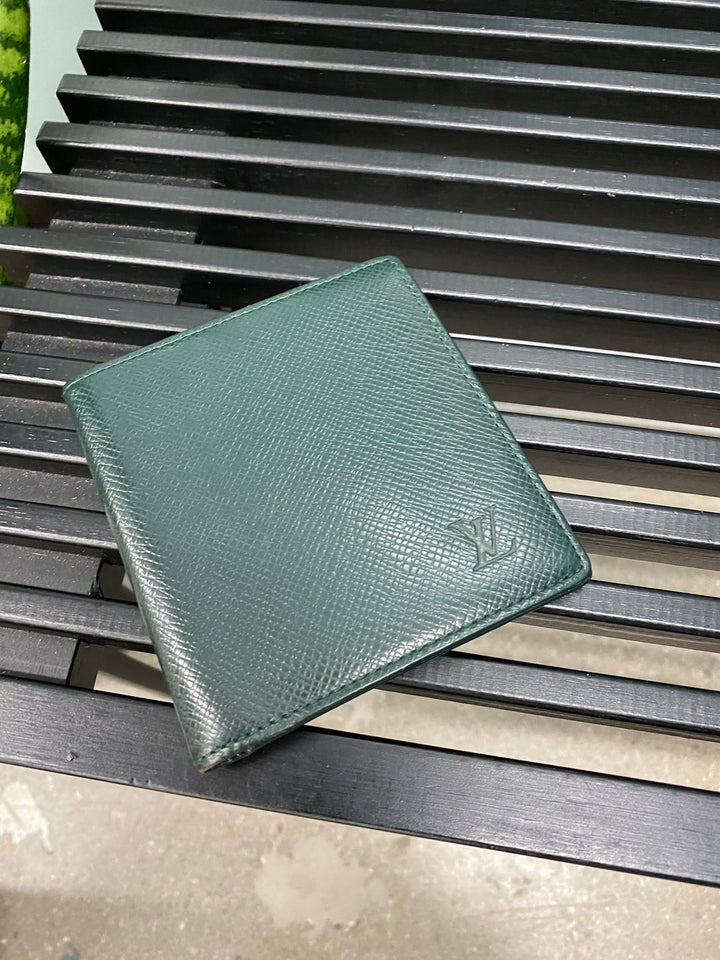 Louis Vuitton Green Taiga Leather Billfold Wallet (8623)