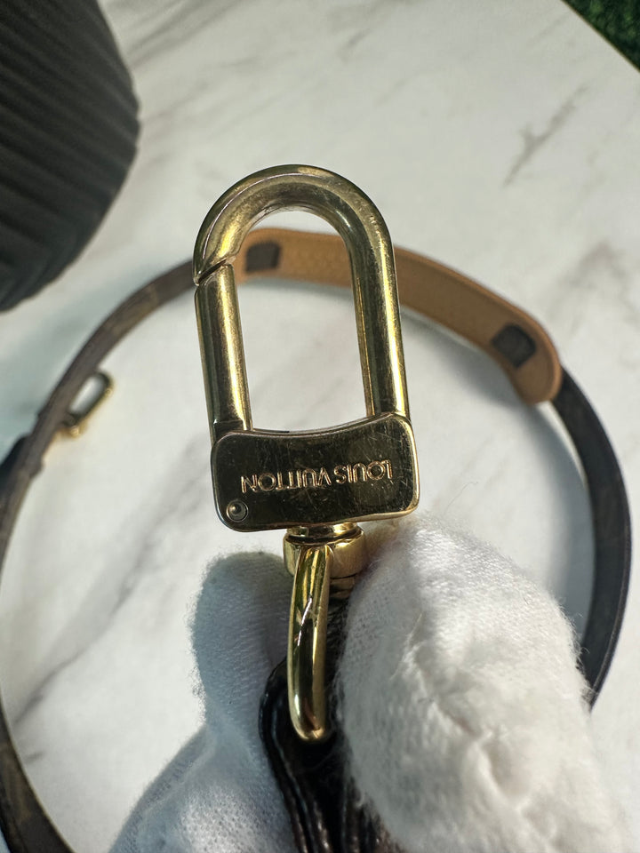 Louis Vuitton Monogram Strap (2209)