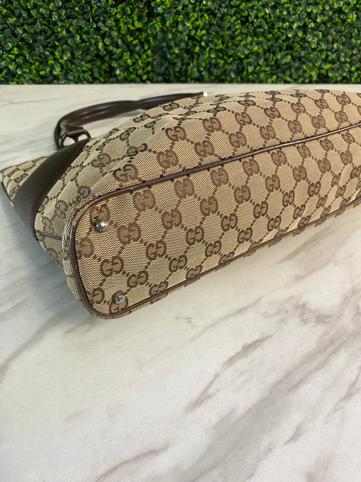 Gucci GG Canvas Shoulder Bag (954)