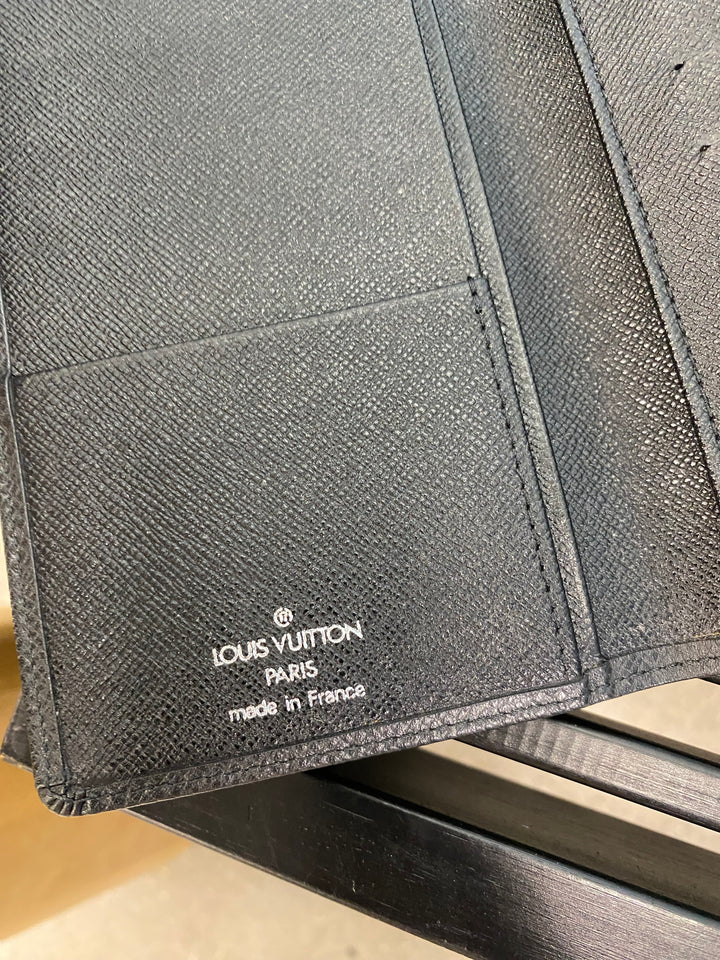 Louis Vuitton Black Taiga Leather Long Bifold Wallet (4465)