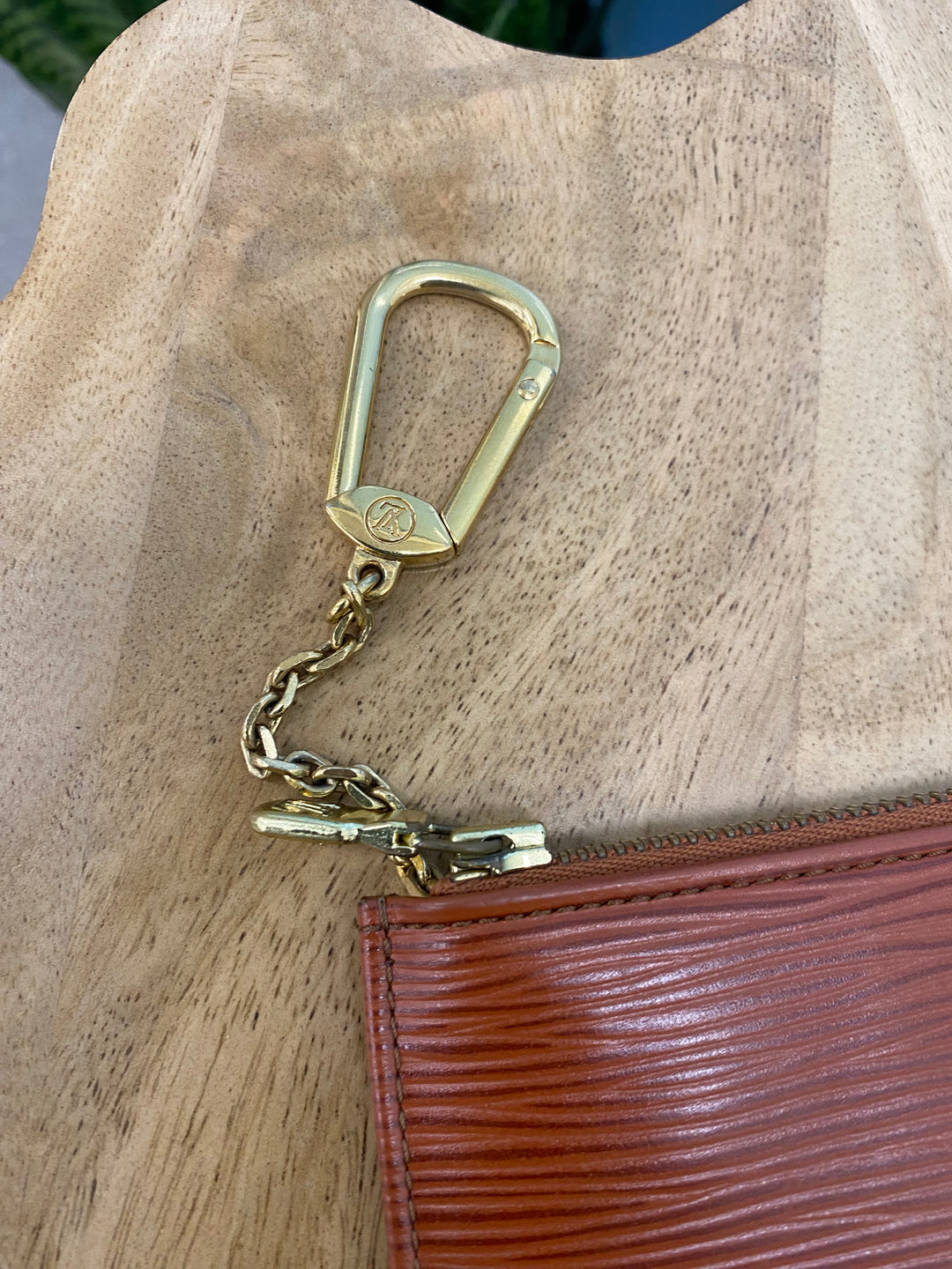 Louis Vuitton Cognac Epi Key Cles (6900)