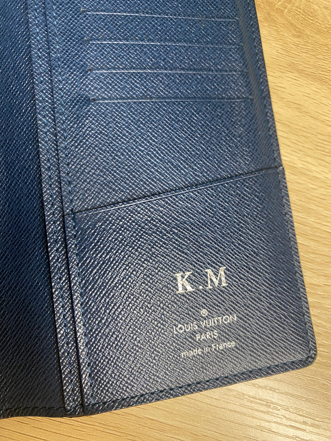 Louis Vuitton Navy Taiga Leather Brazza Wallet (2426)