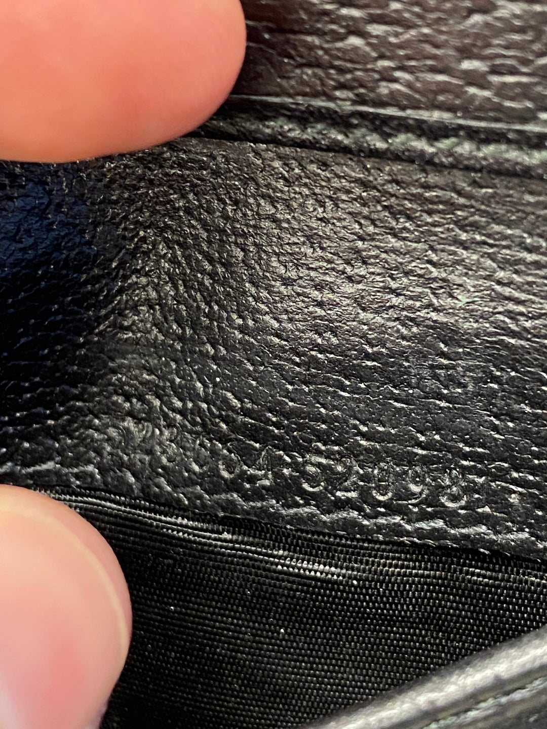 Gucci Black Pebbled Leather Bee Billfold Wallet (8458)