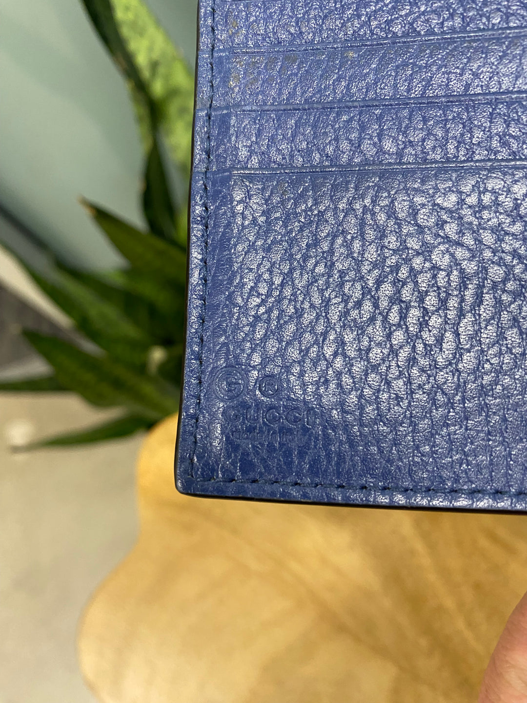 Gucci Black Pebbled Leather Interlocking GG Billfold Wallet (8480)