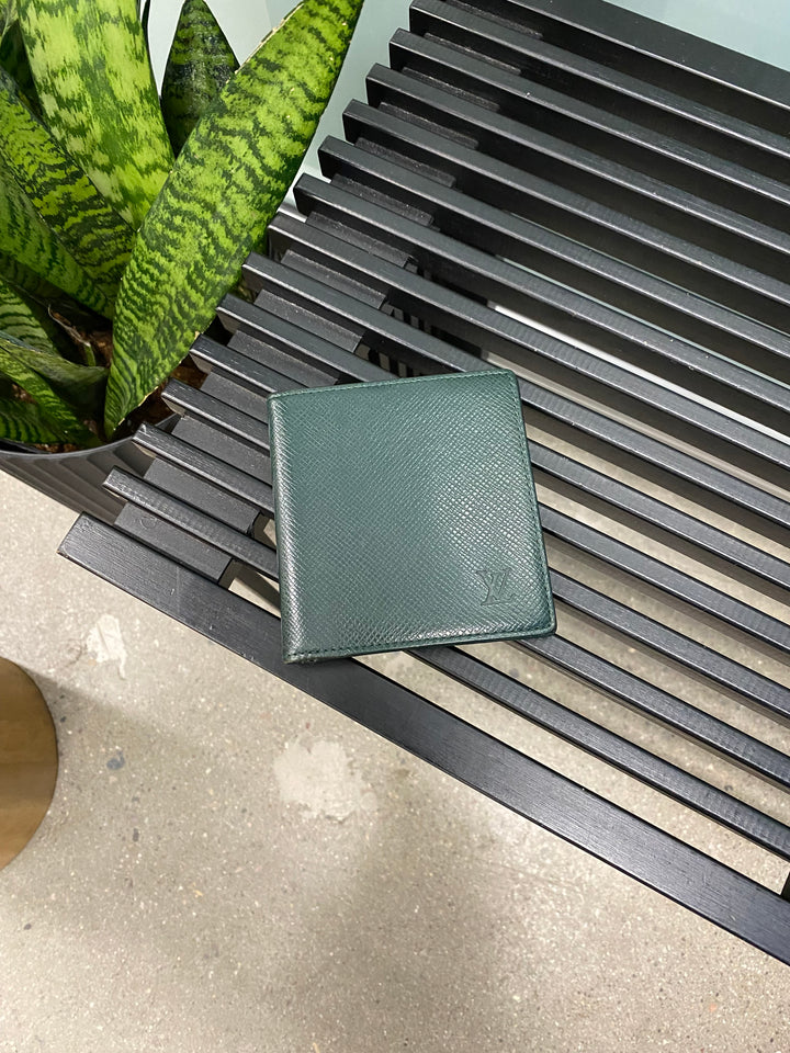 Louis Vuitton Green Taiga Leather Billfold Wallet (8623)