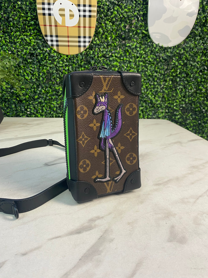 Louis Vuitton Monogram LV Friends Soft Trunk Phone Box Bag (1091)
