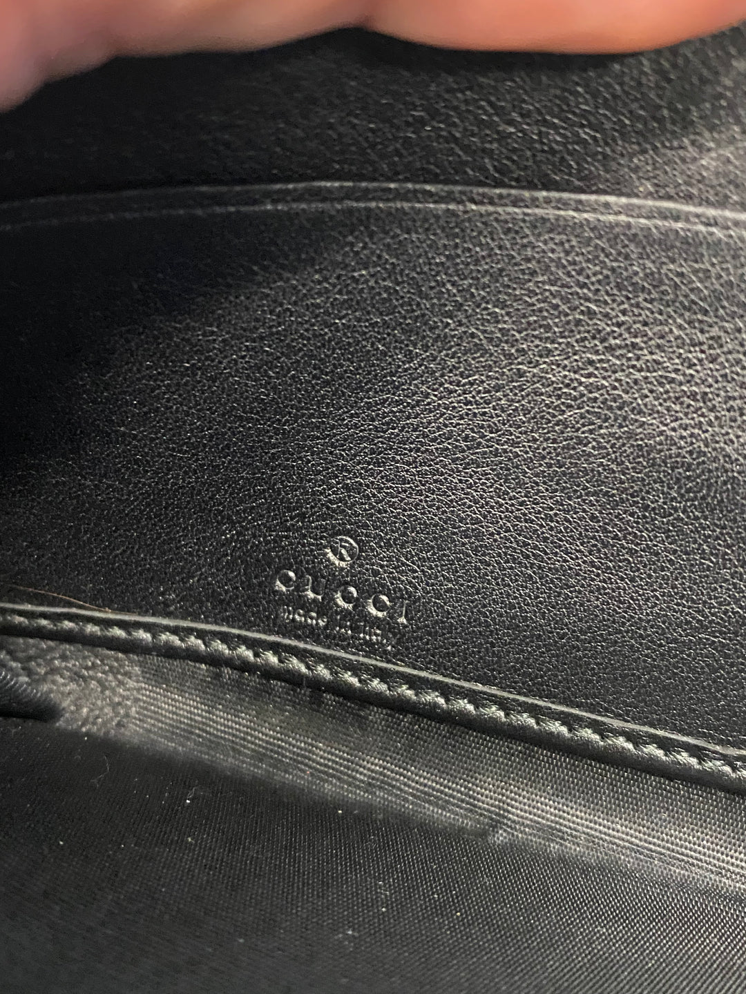 Gucci Black Leather Interlocking GG Zippy Wallet (1784)