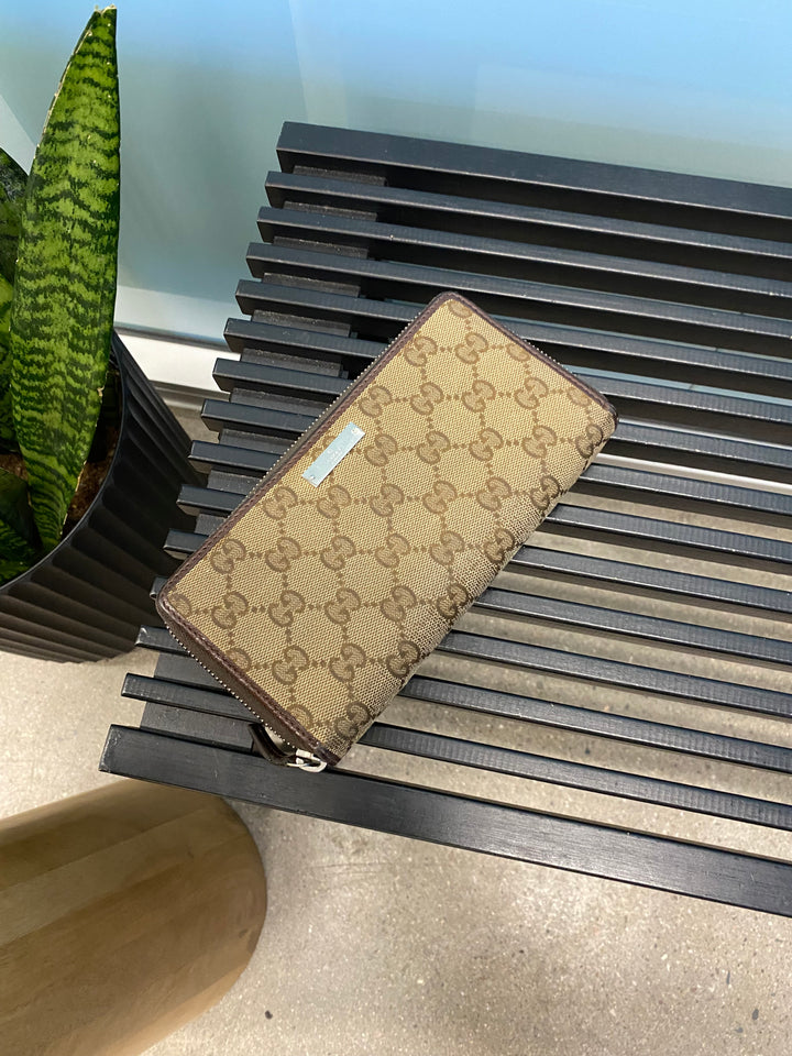 Gucci GG Canvas Zippy Wallet (8352)