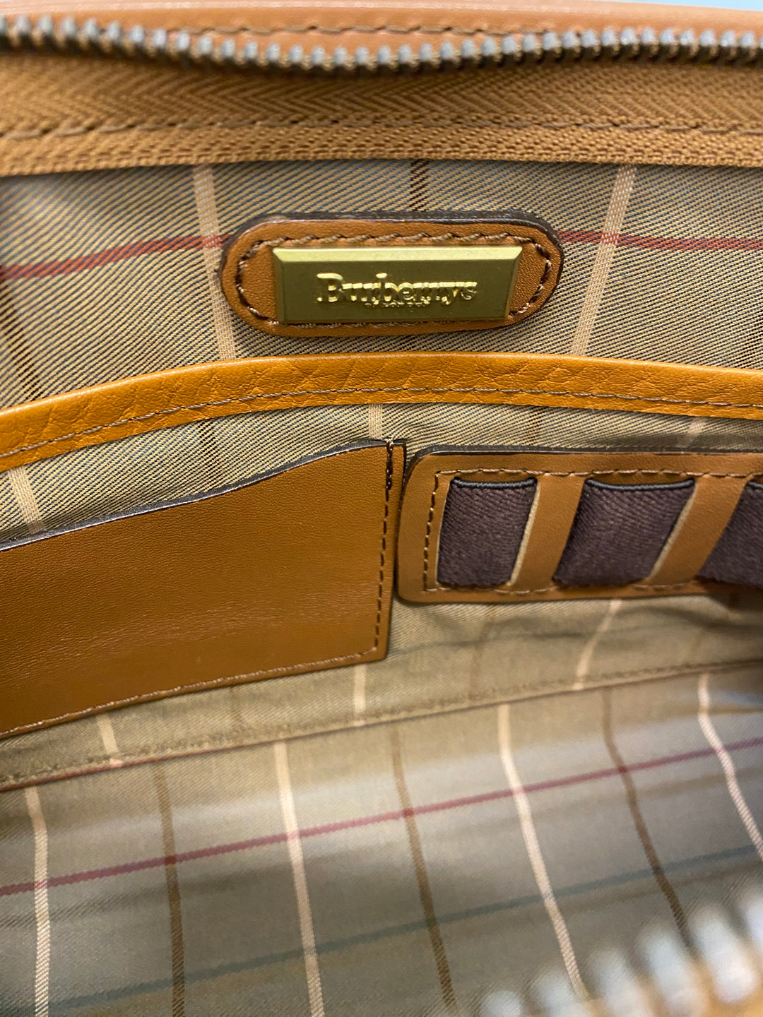 Burberry Vintage Leather Pouch (8754)