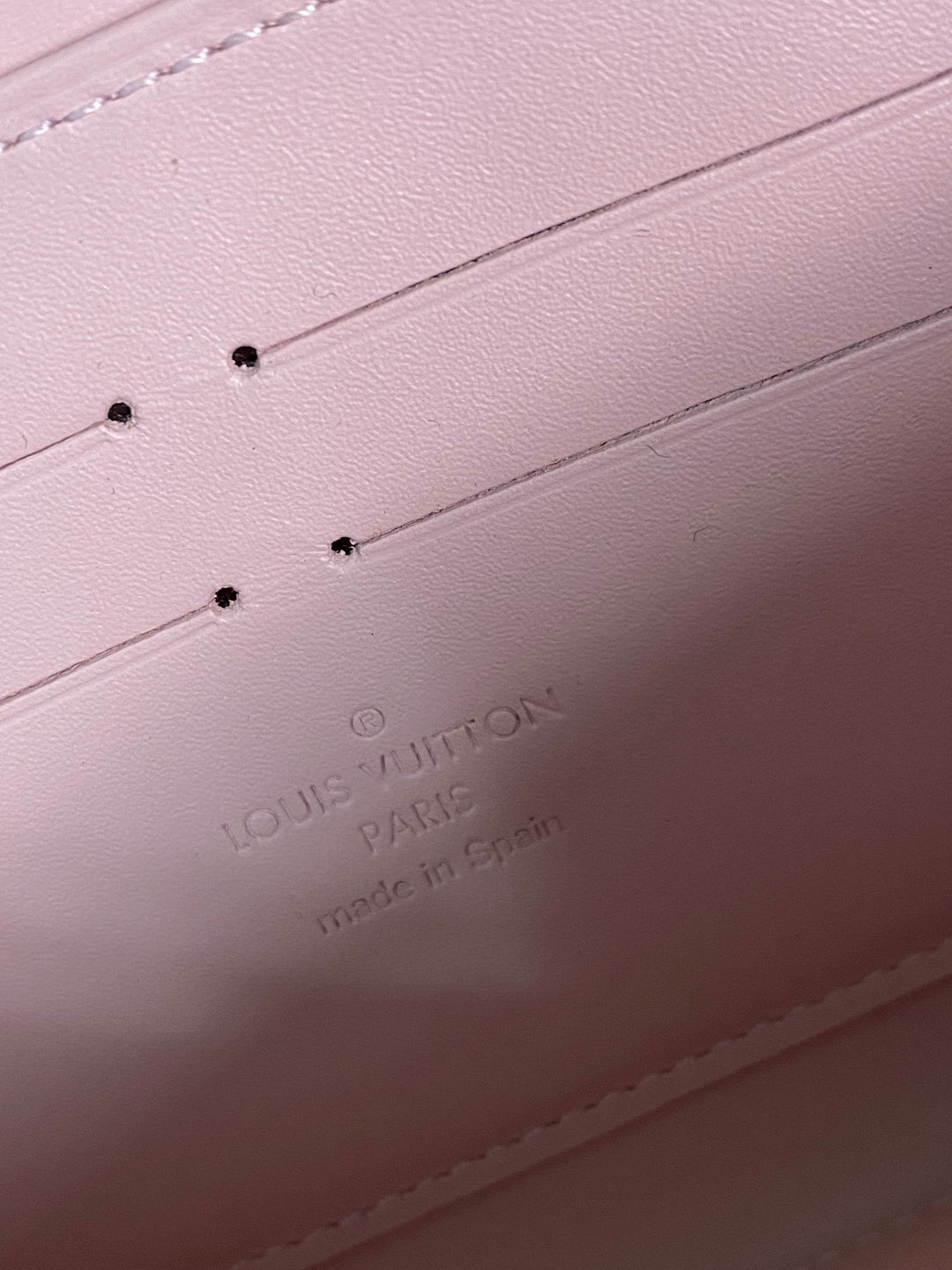 Louis Vuitton Pink Vernis Zippy Wallet (7239)