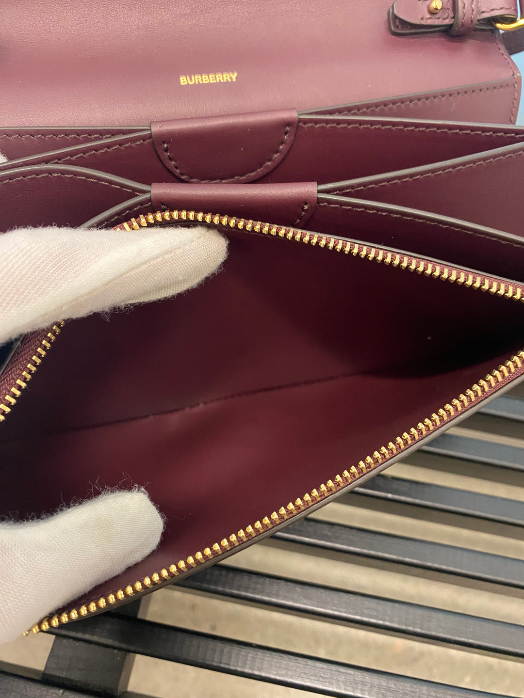 Burberry Leather Hazelmere Wallet on Chain (1010)