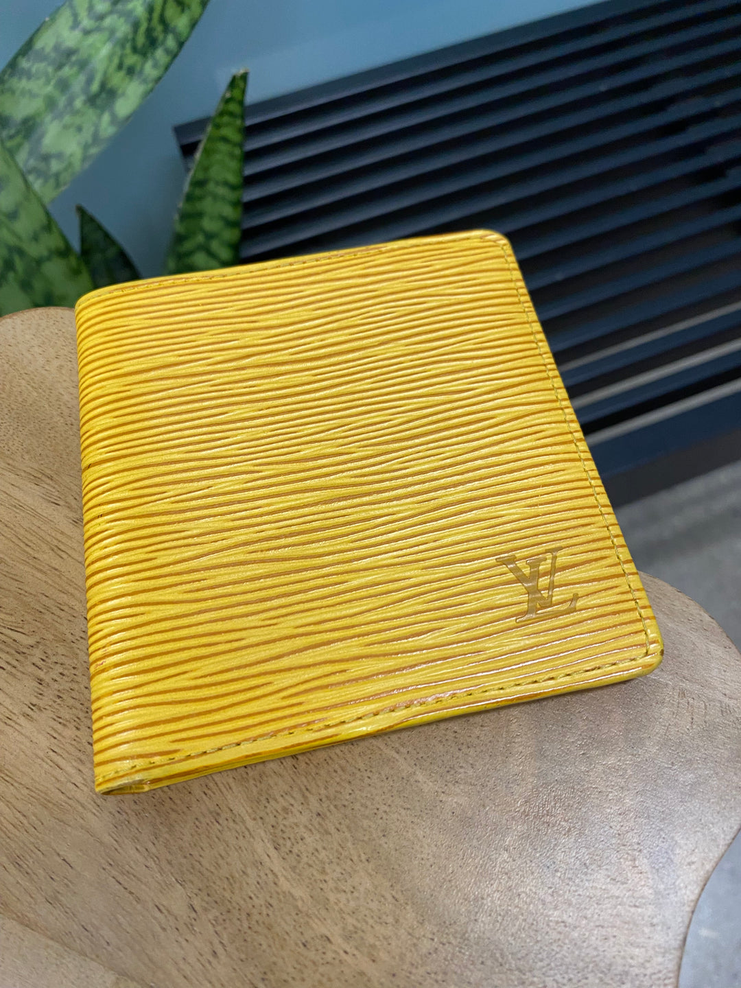 Louis Vuitton Yellow Epi Billfold Wallet (3542)