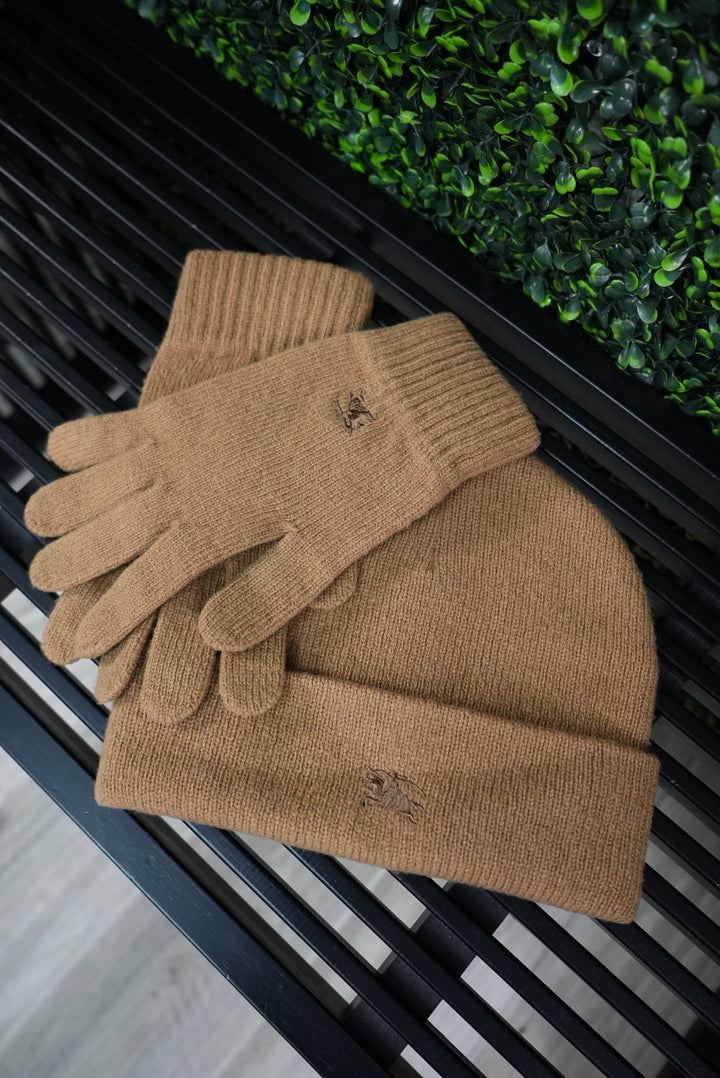 Burberry Beanie and Gloves Set