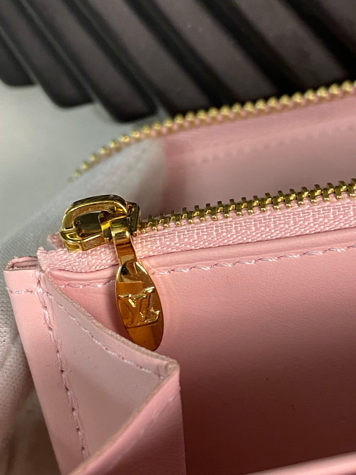 Louis Vuitton Pink Vernis Zippy Wallet (7239)