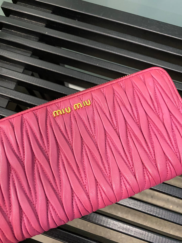 Miu Miu Pink Quilted L Zip Long Wallet (2189)
