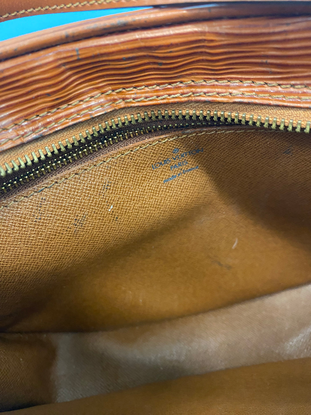 Louis Vuitton Cognac Epi Jeune Fille Crossbody Bag (0901)