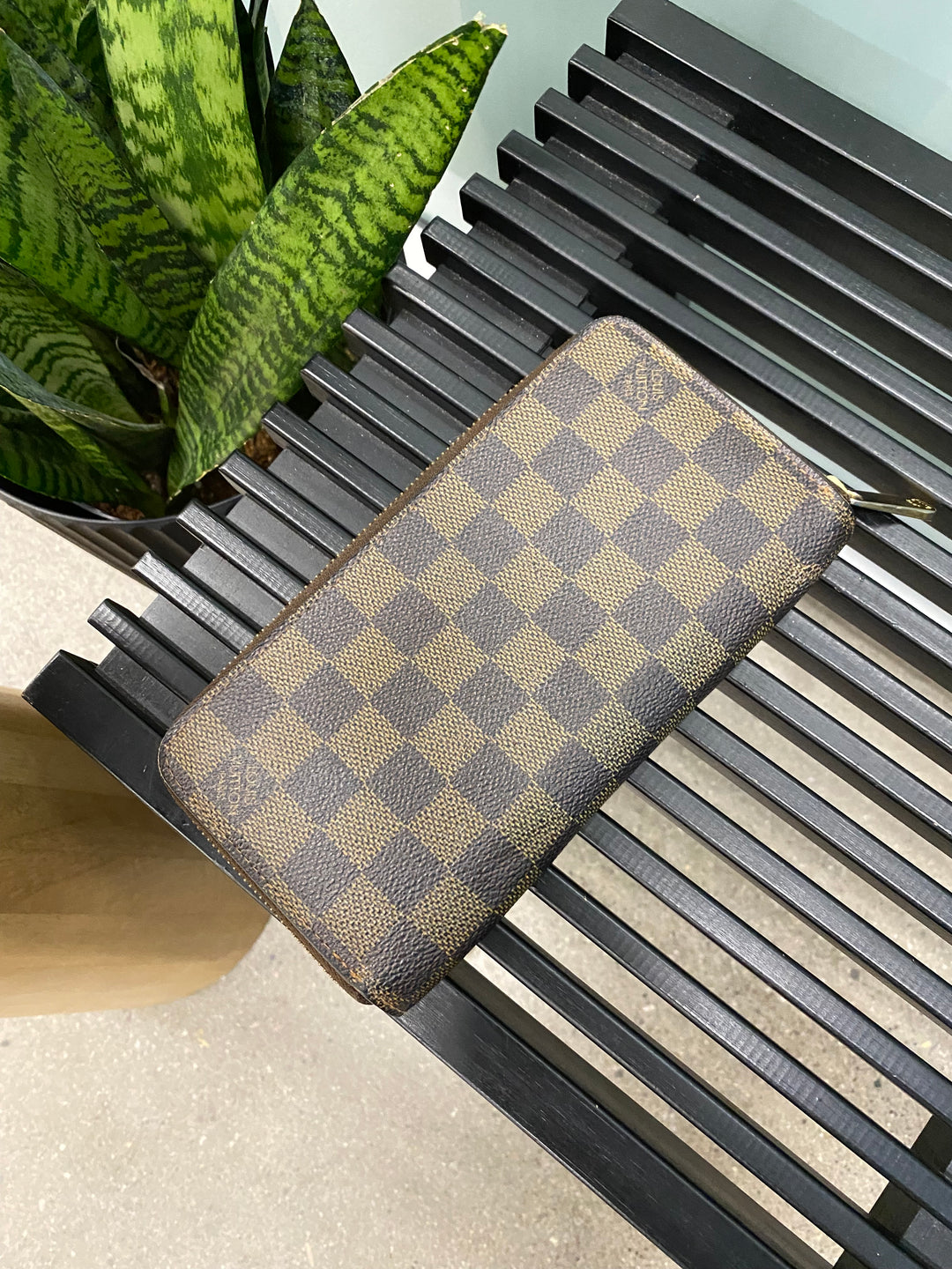 Louis Vuitton Damier Ebene ZIppy Wallet (1087)