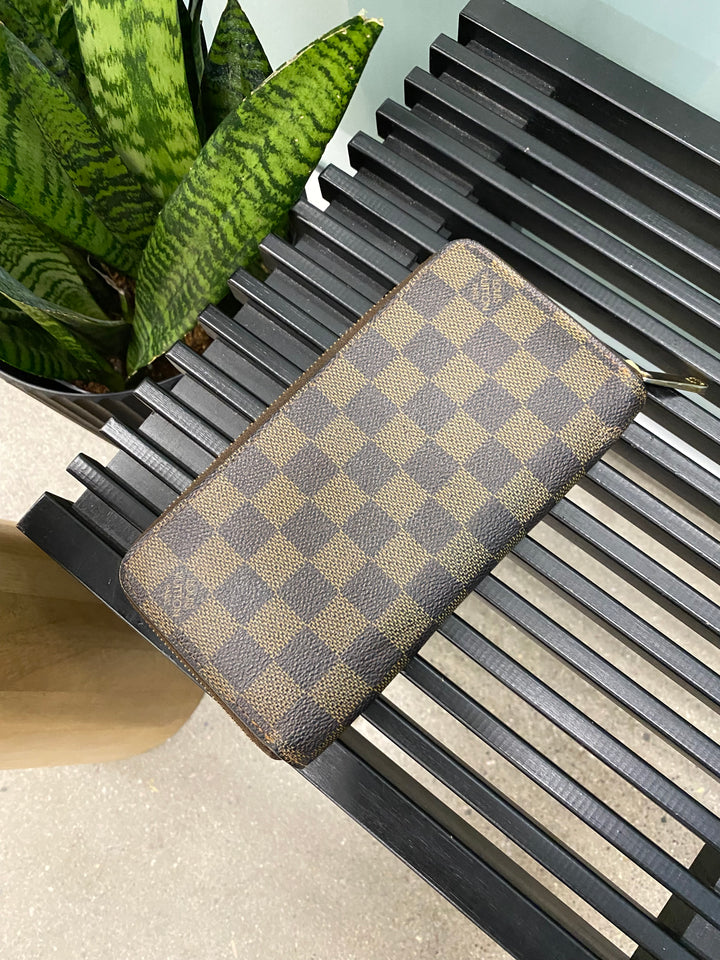 Louis Vuitton Damier Ebene ZIppy Wallet (1087)