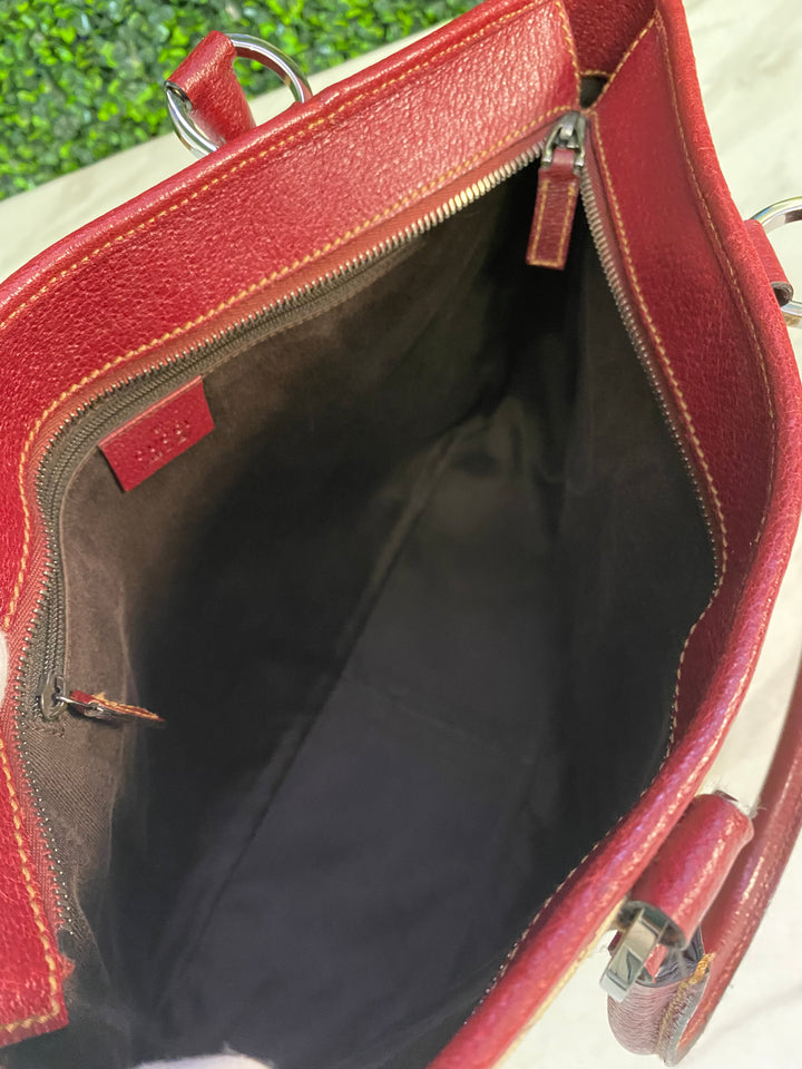 Gucci GG Canvas Shoulder Bag (560)