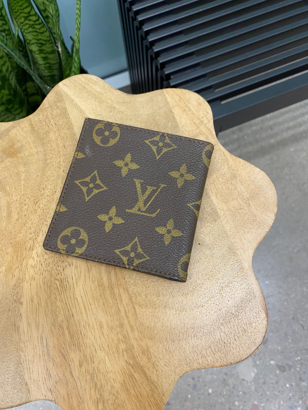 Louis Vuitton Monogram Billfold Wallet (3116)