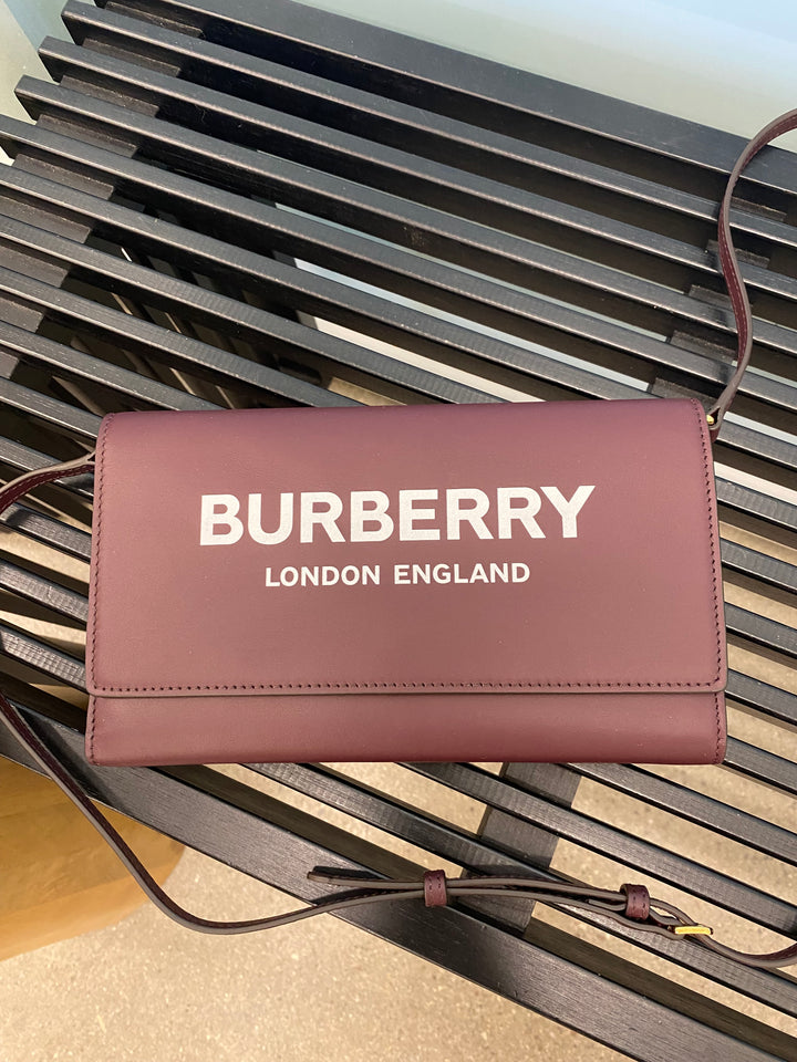Burberry Leather Hazelmere Wallet on Chain (1010)