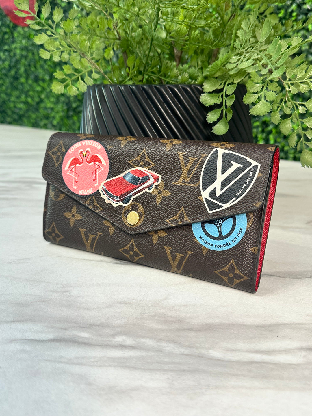 Louis Vuitton Monogram Patches Sarah Wallet (1276)