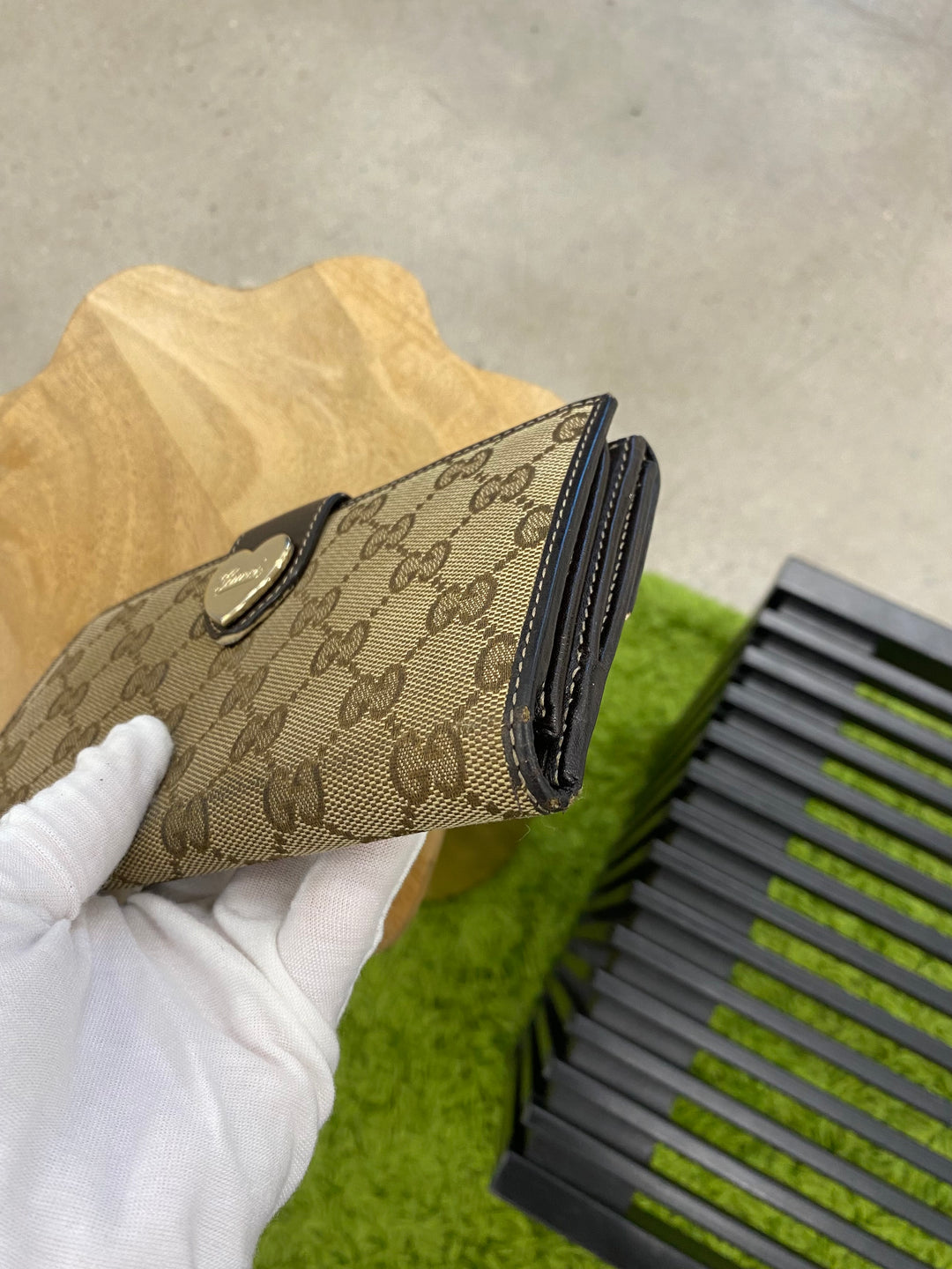 Gucci GG Canvas Heart Long Wallet (7608)