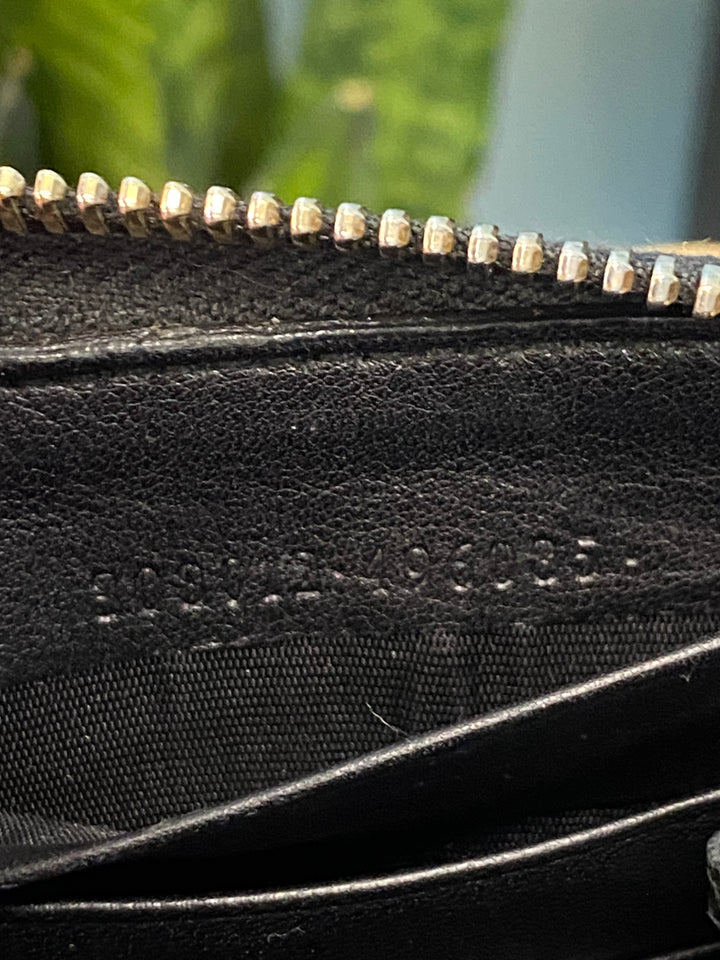 Gucci Black Leather Interlocking GG Zippy Wallet (1784)