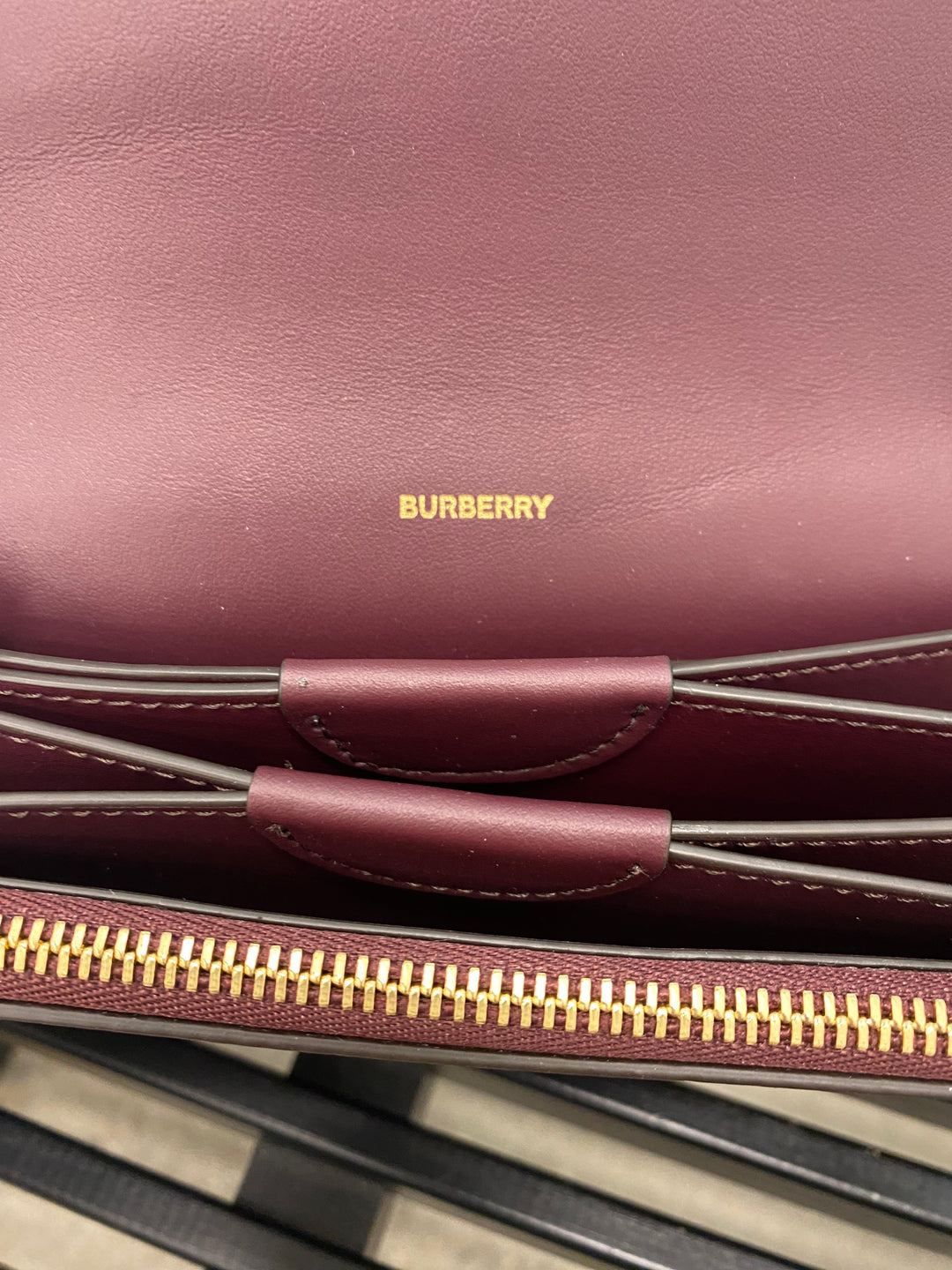 Burberry Leather Hazelmere Wallet on Chain (1010)