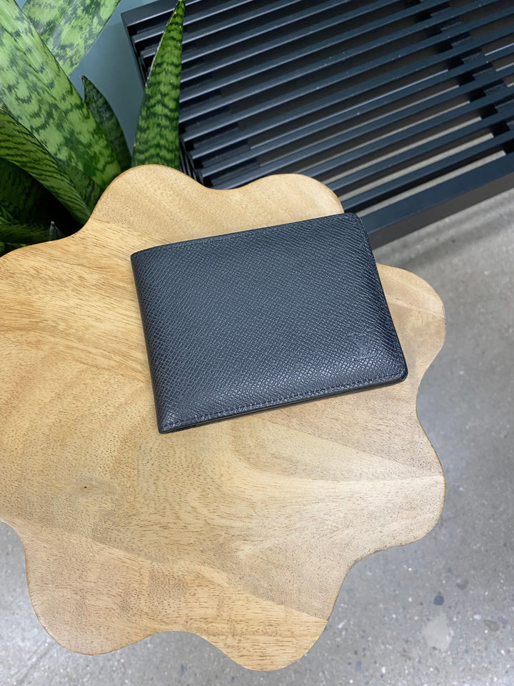 Louis Vuitton Black Taiga Leather Billfold Wallet (4118)