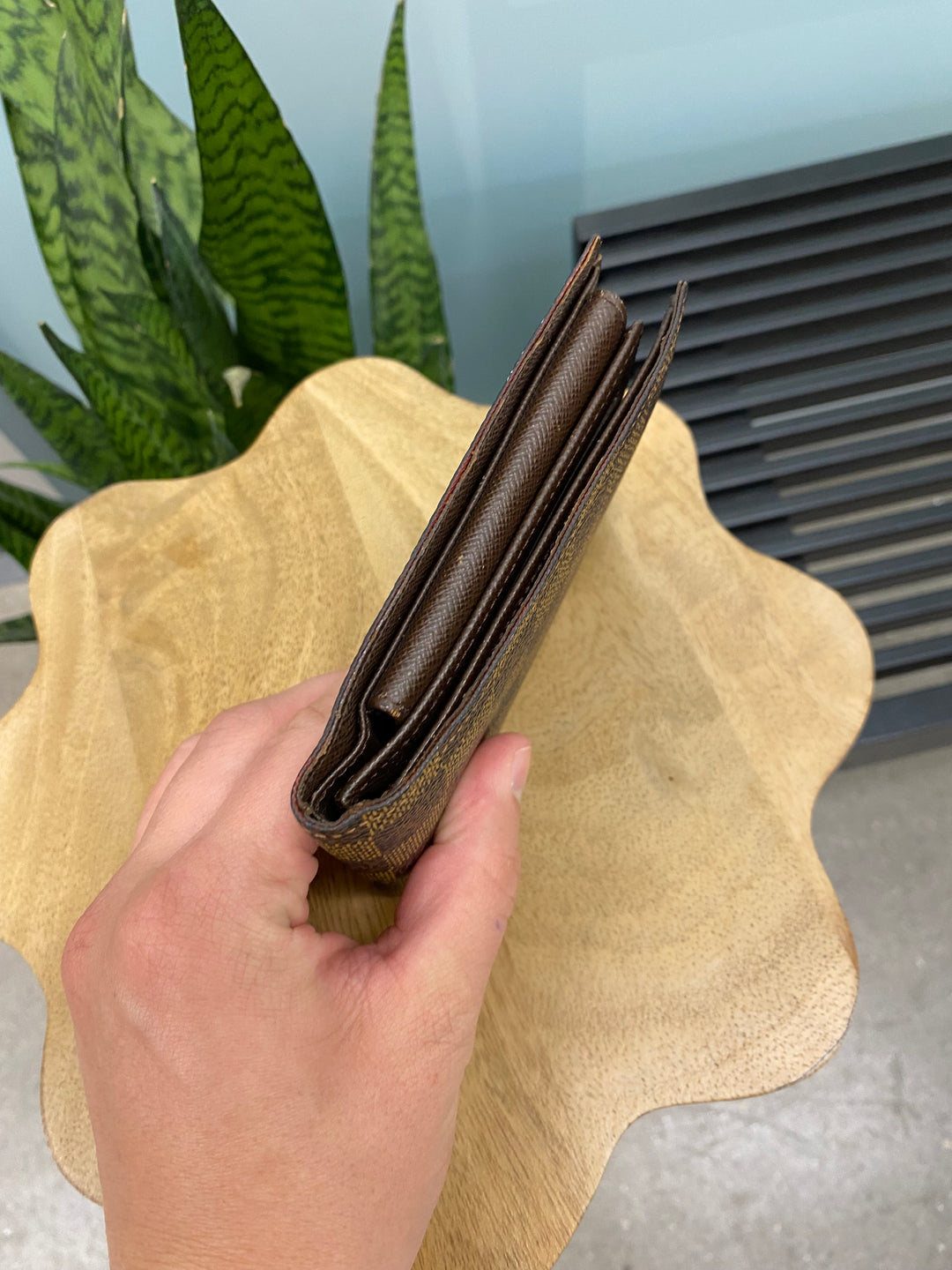 Louis Vuitton Damier Ebene Billfold Wallet (7142)