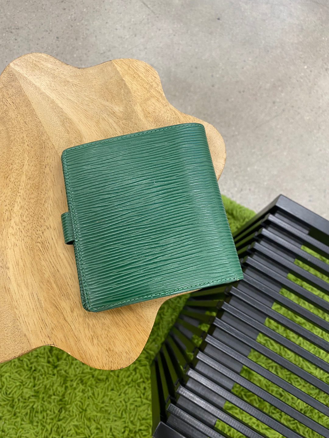 Louis Vuitton Green Epi Compact Wallet (8237)
