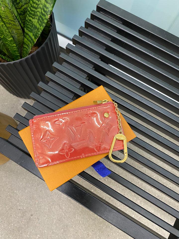 Louis Vuitton Pink Vernis Key Cles (3235)