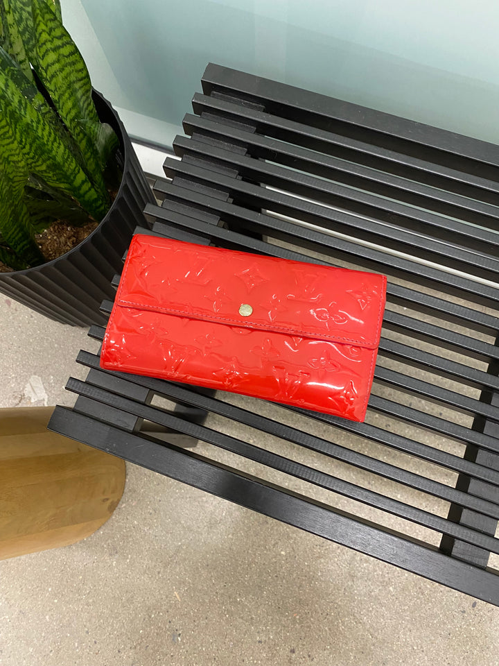 Louis Vuitton Red Vernis Sarah Long Wallet (2685)