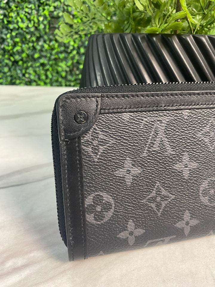 Louis Vuitton Monogram Eclipse Trunk Zippy Wallet (3072)