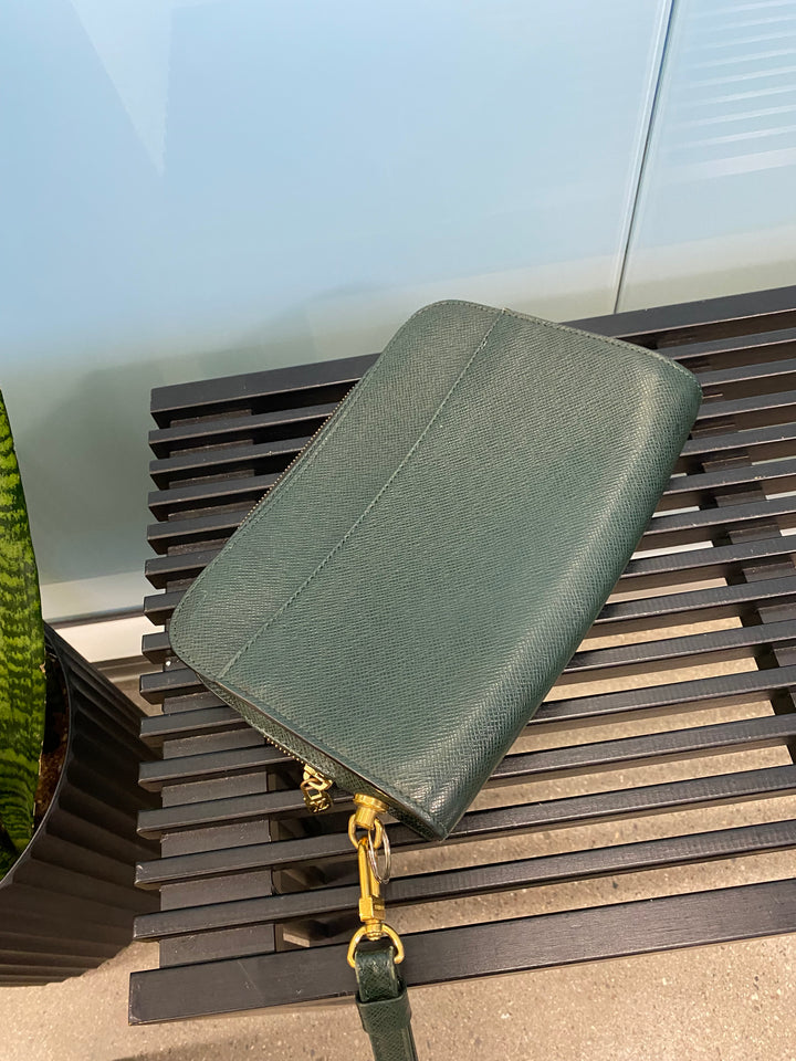Louis Vuitton Green Taiga Leather Baikal Pouch (7581)