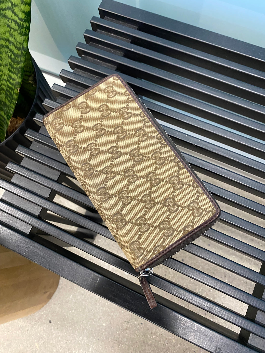 Gucci GG Canvas Zippy Wallet (8352)