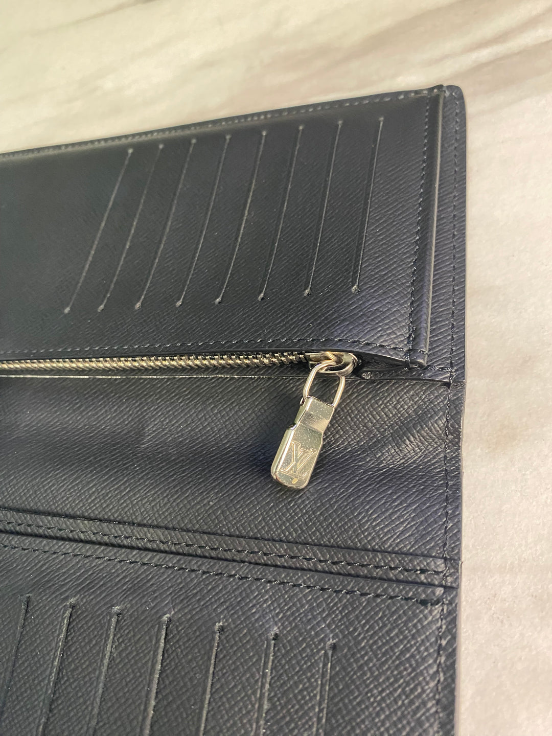 Louis Vuitton Black Epi Giant Logo Brazza Wallet (6844)