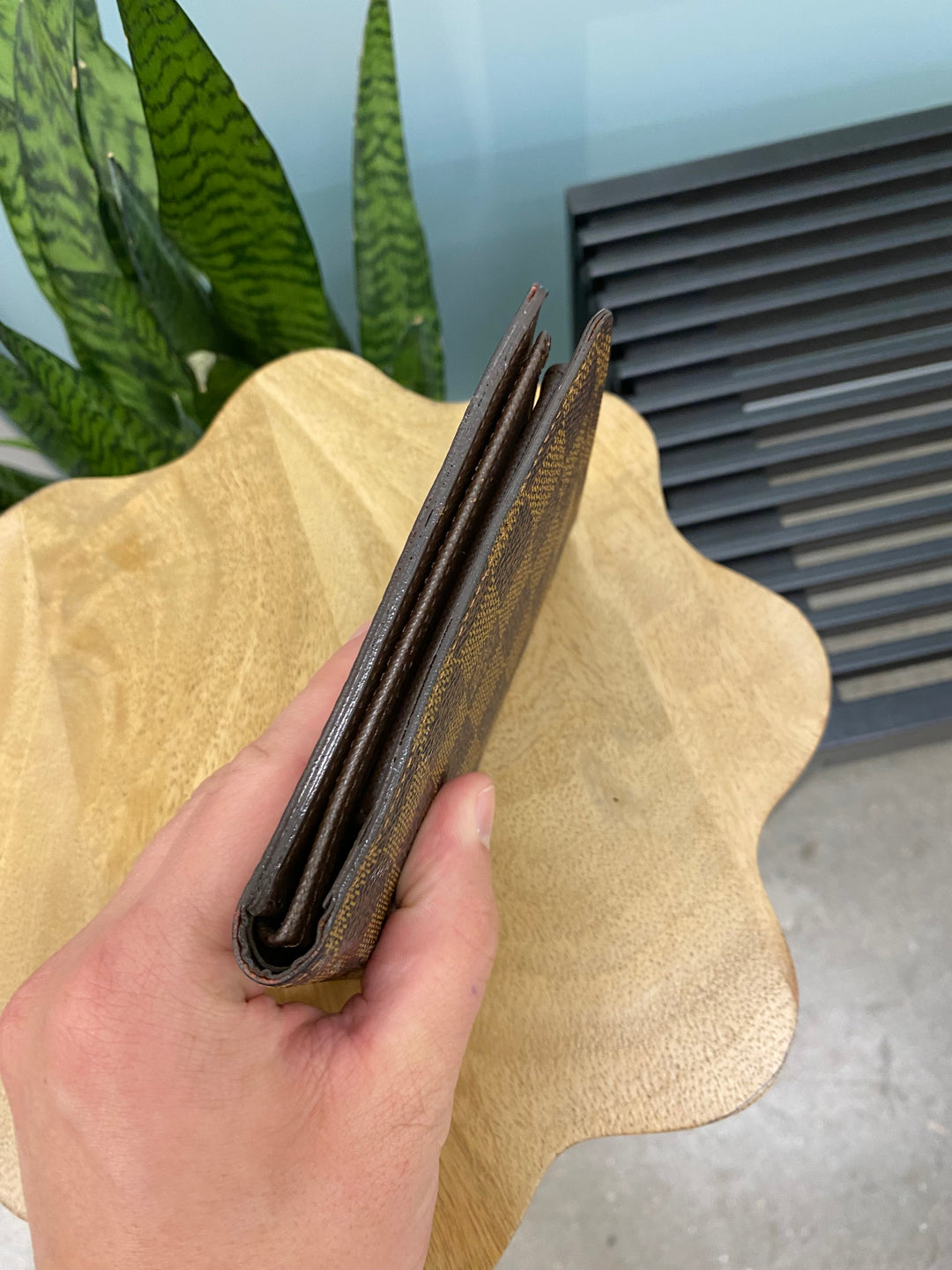 Louis Vuitton Damier Ebene Billfold Wallet (7142)