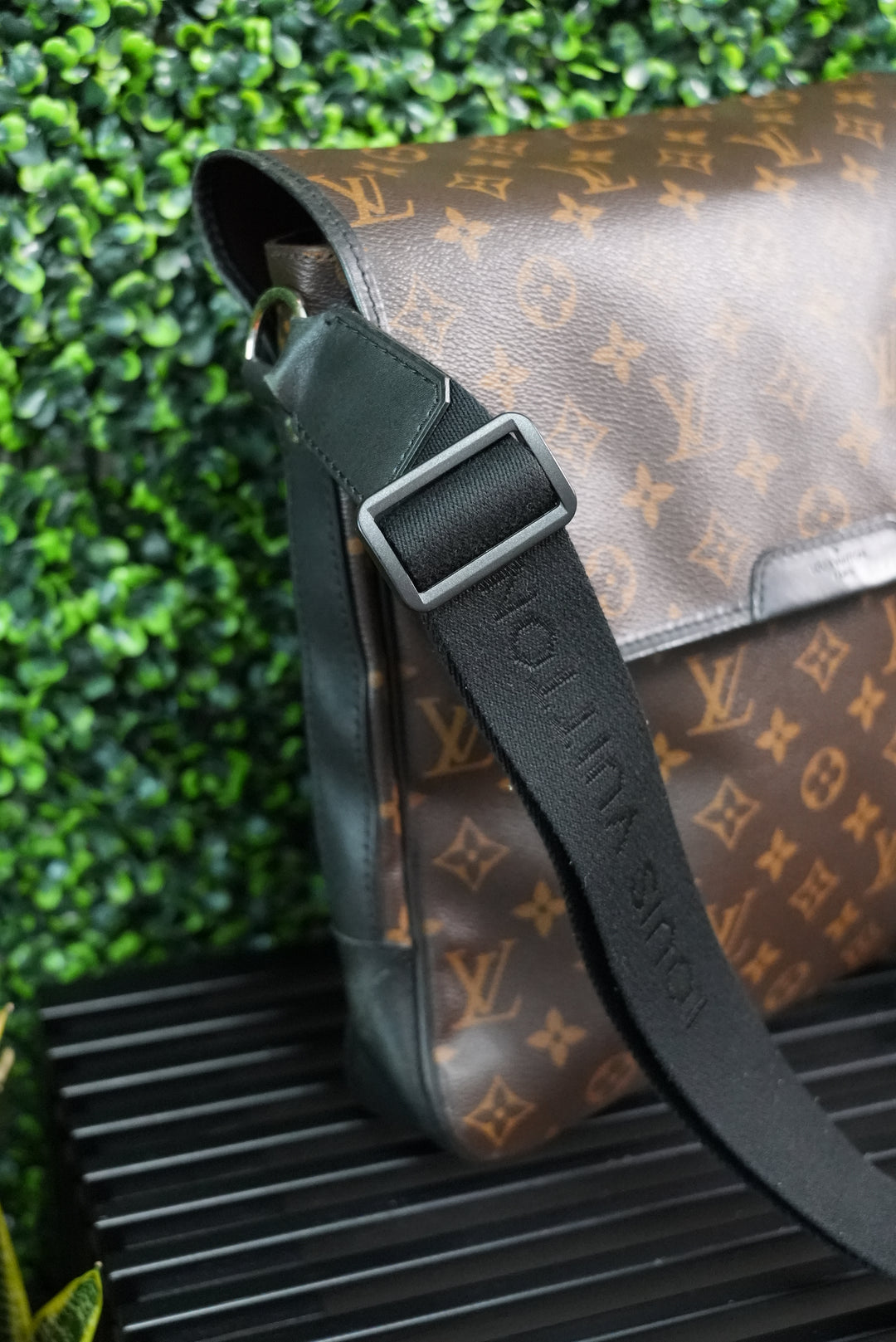 Louis Vuitton Macassar bus shoulder bag