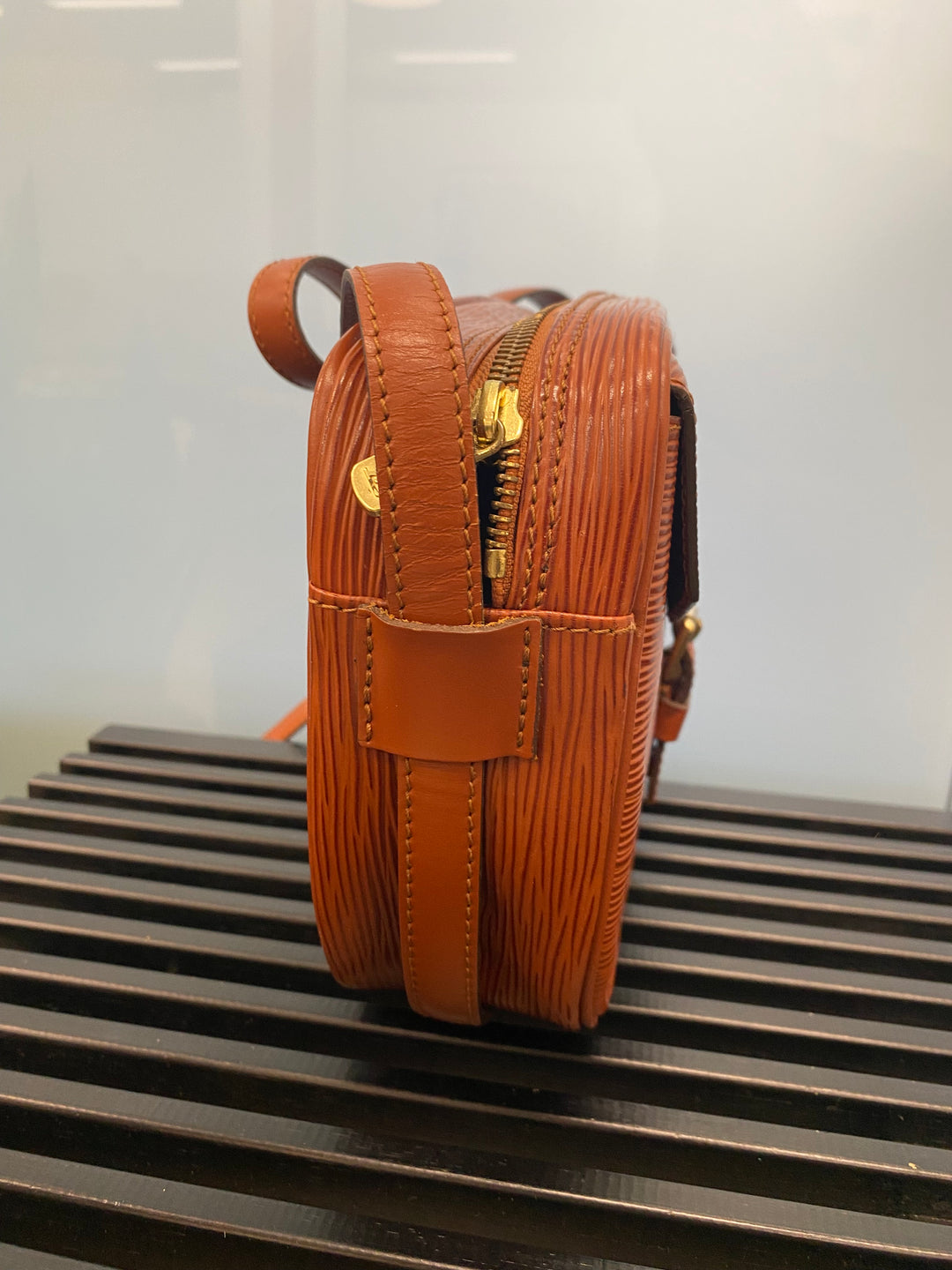 Louis Vuitton Cognac Epi Jeune Fille Crossbody Bag (0901)