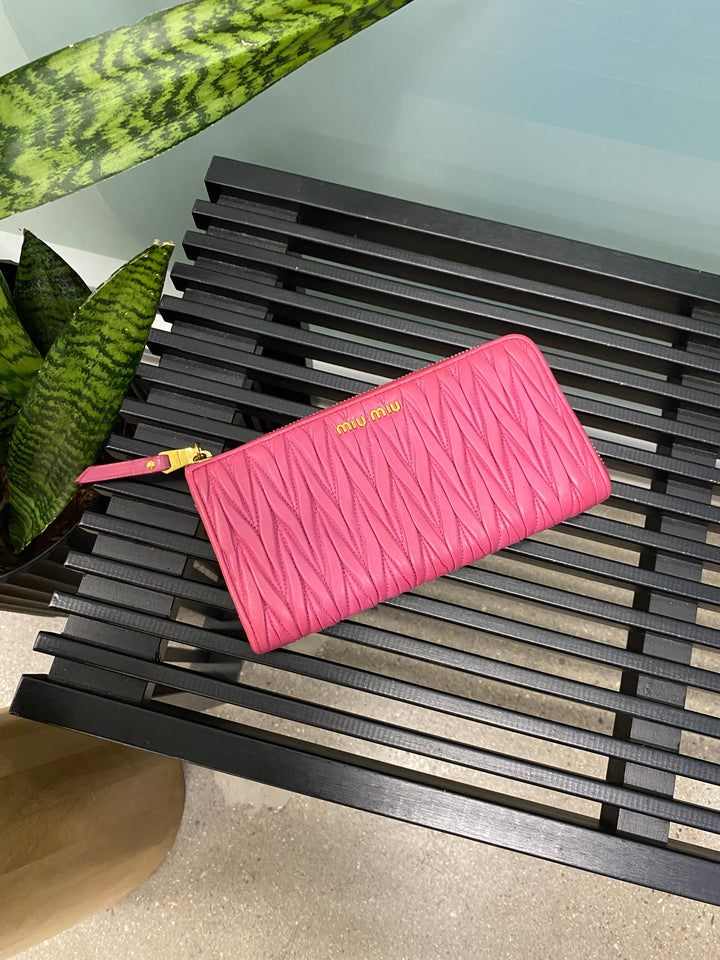 Miu Miu Pink Quilted L Zip Long Wallet (2189)