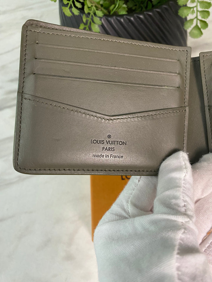 Louis Vuitton Monogram Seal Khaki Leather Billfold Wallet (1781)