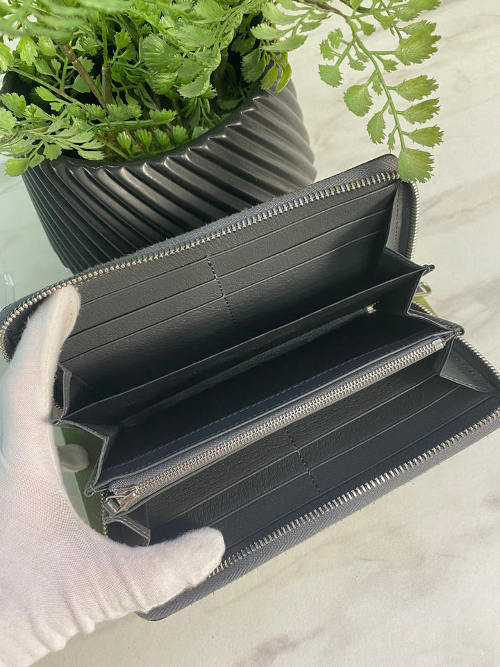 Gucci Cutout Interlocking G Zippy Wallet (408)