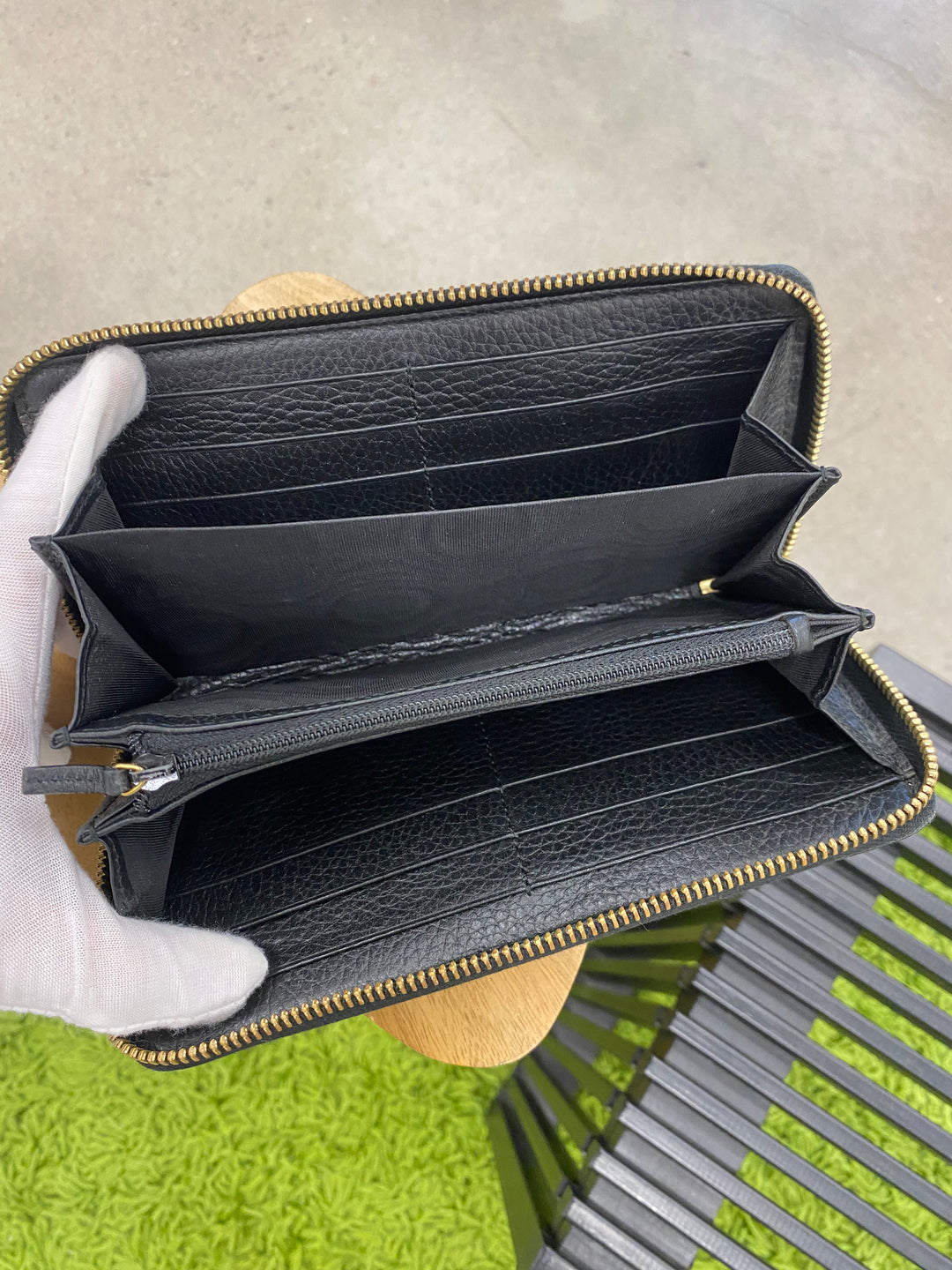Gucci Black Pebbled Leather Marmont Zippy Wallet (3727)