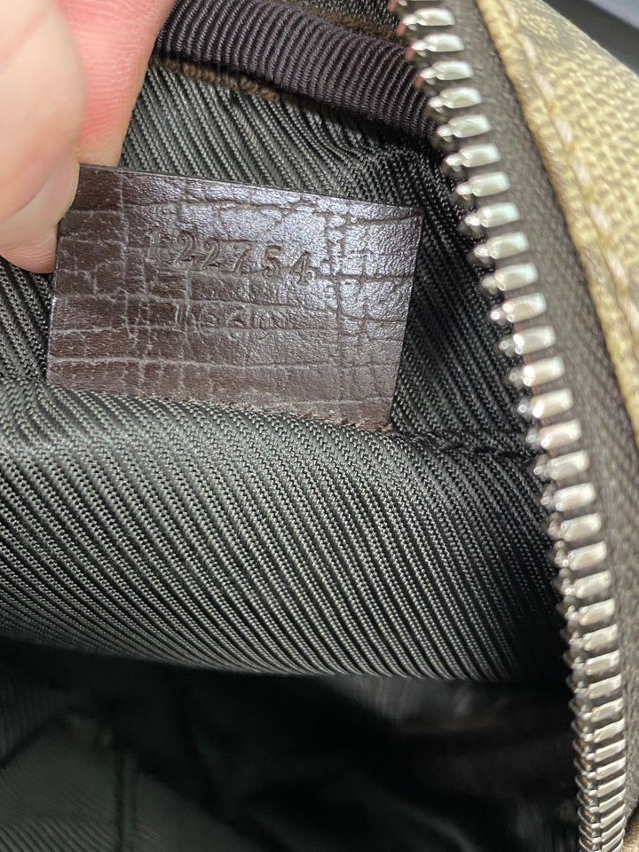 Gucci GG Supreme Crossbody Bag (6932)